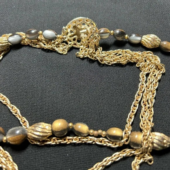 VTG Gorgeous MCM Heavy Gold beaded choker. Some beads are missing from clasp. - Picture 8 of 9